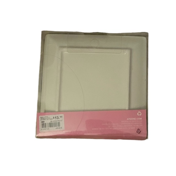 BNIB Decorative Plate (check with heart and flower design) - Picture 2 of 2